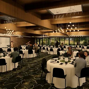 Sheraton Montreal Airport Hotel